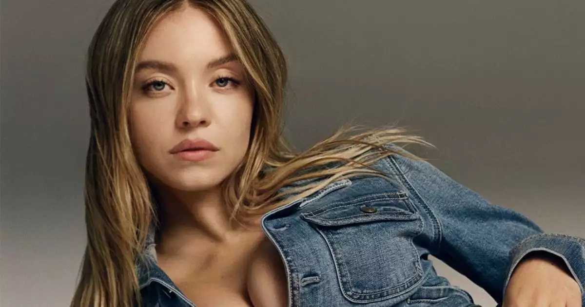 Sydney Sweeney causa polémica por presunto mensaje oculto en la campaña de American Eagle