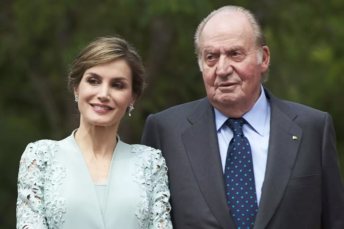 El rey emérito Juan Carlos de España hace señalamientos contra la reina Letizia en su libro de memorias