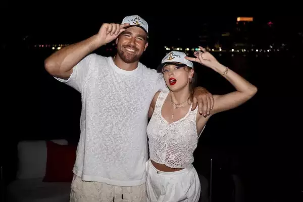 Fotos de Taylor Swift y Travis Kelce que oficializaron su relación de pareja en Instagram
