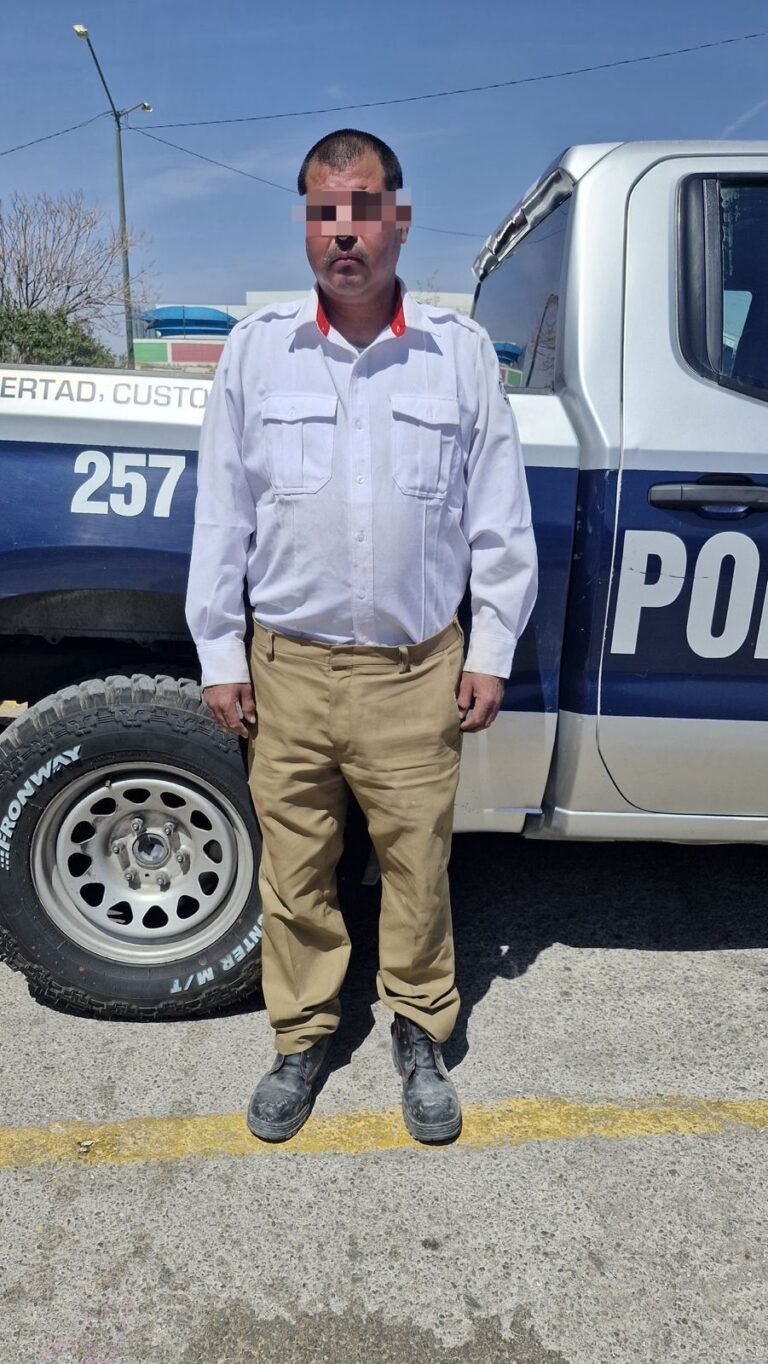 Detuvieron a un guardia de seguridad de agencia de autos; esta acusado de varios delitos