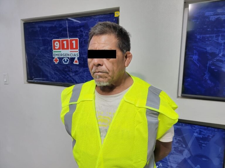 VIDEO🚨🔥 Detienen a hombre por intentar incendiar a su esposa e hija en Ciudad Juárez