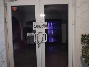 Clausuran 14 negocios en Ciudad Juárez durante operativo estatal