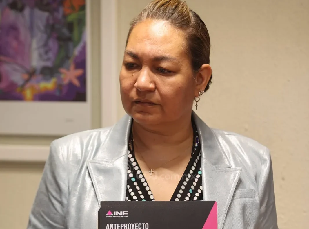 Es oficial: renuncia Cata Espino al INE
