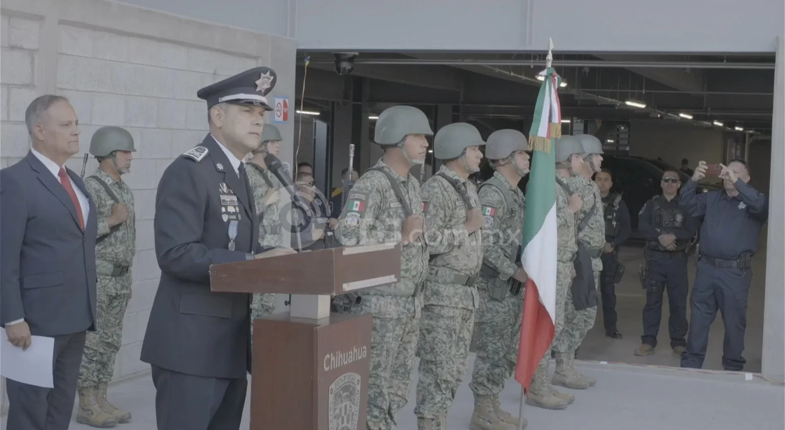 “Sí es posible, sí se puede, materializamos mayores fortalezas por la seguridad”: Gilberto Loya iza bandera en la Torre Centinela