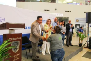 Entregan 155 apoyos a cuidadoras de hijos de mujeres privadas de la libertad en Juárez