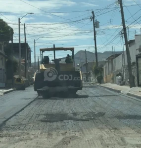 Permanece cerrada la calle Camino por trabajos de repavimentación