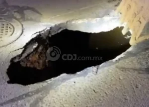 Siguen trabajos de reparación en el Cuatro Siglos tras hundimiento de anoche