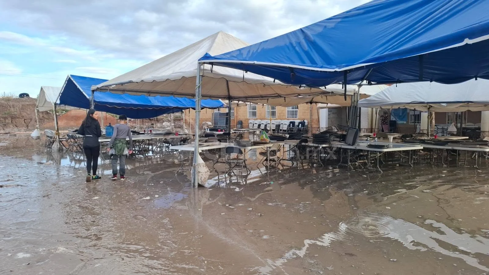 Pide El Manantial Hogar ayuda tras inundaciones y colapso de una barda
