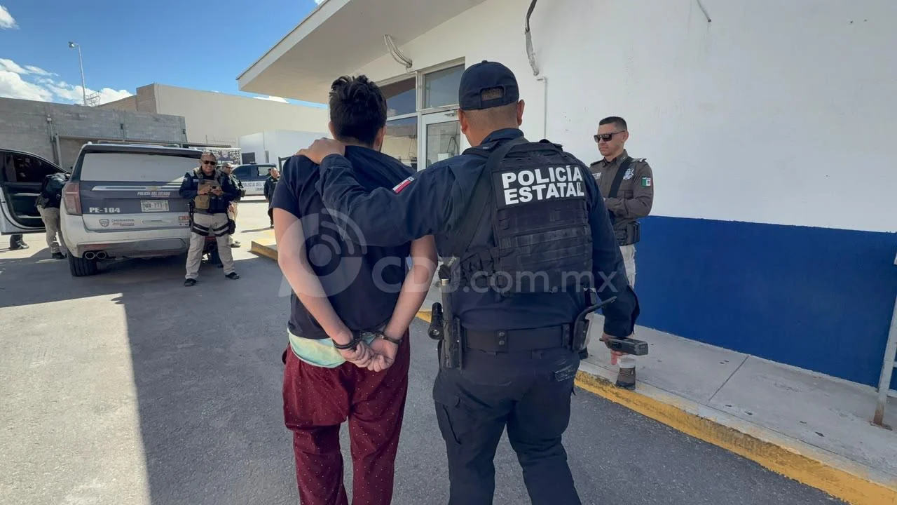Arrestan a dos hombres y una mujer por delitos migratorios en Juárez